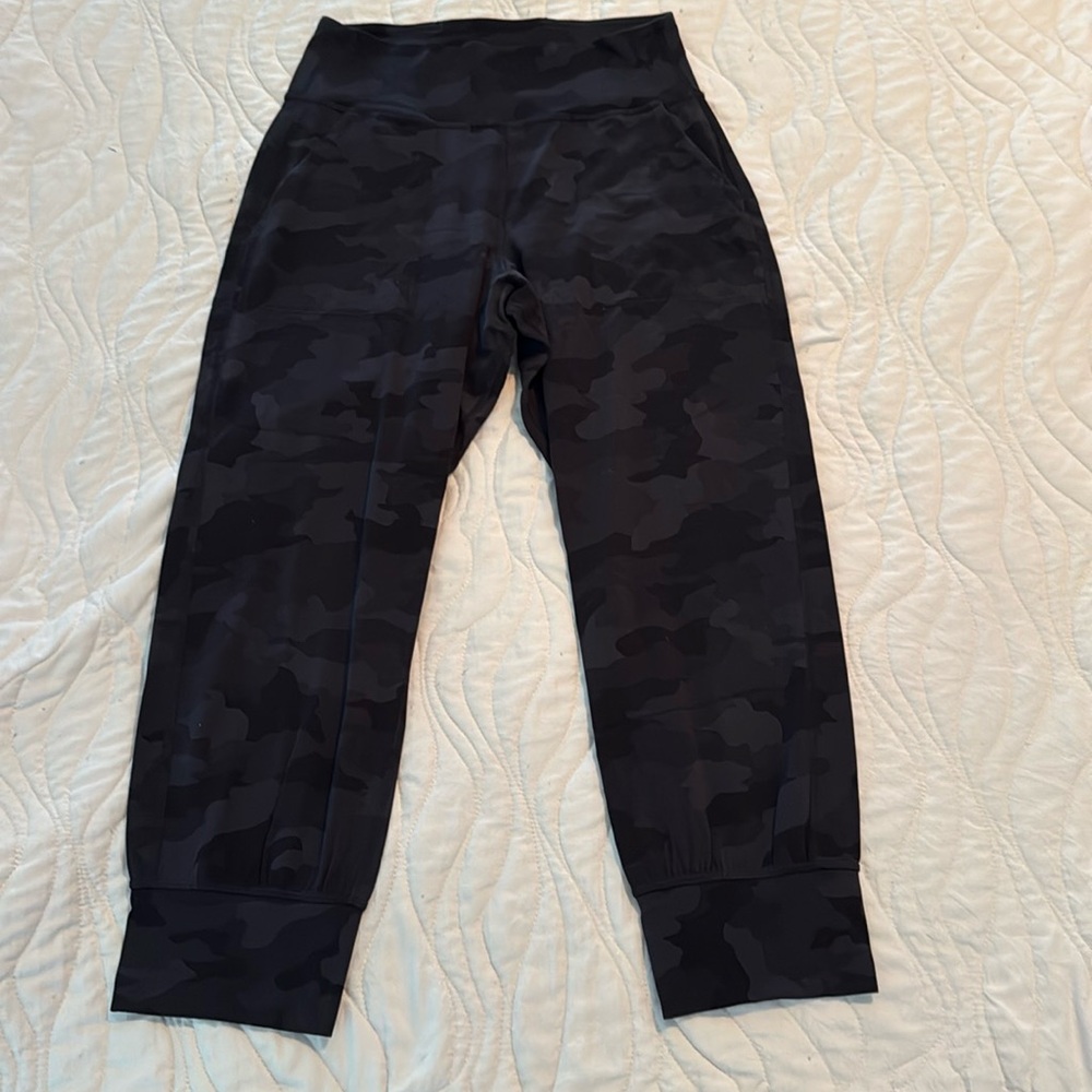 Lululemon Align Camo Crop Joggers Size 6